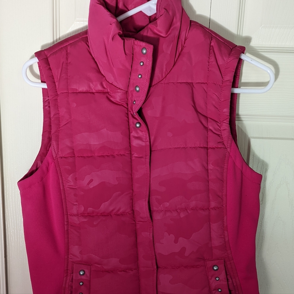 Ariat Pink Camo Puffer Vest Size Medium
